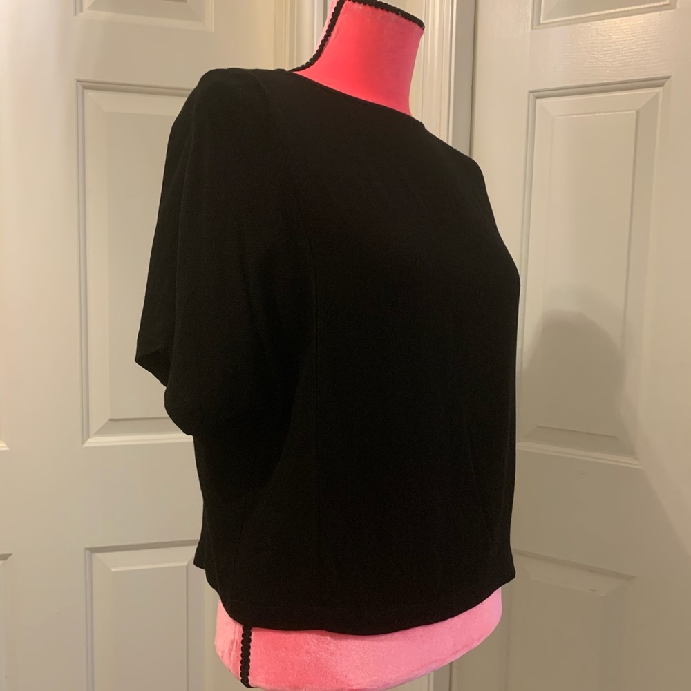 New Noul box-cut cropped blouse
